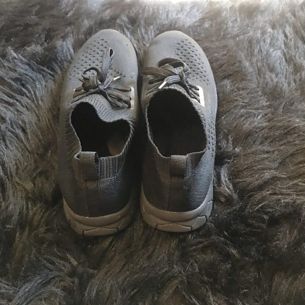 Shoes - Picture 2 of 4